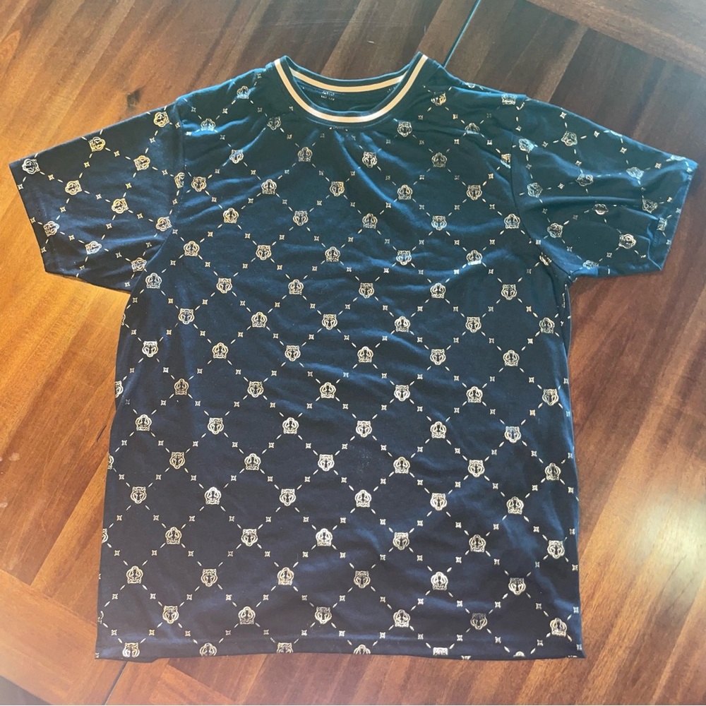 Men's T-Shirt! Size Large